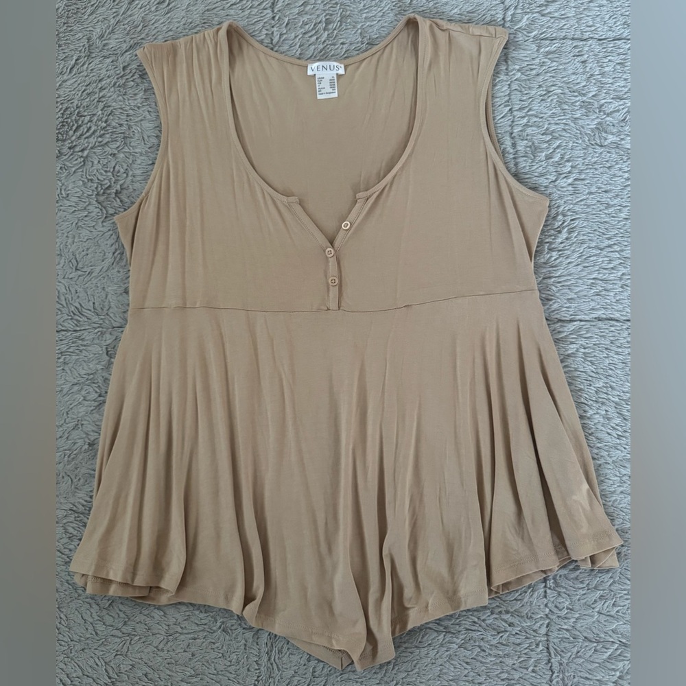 VENUS NWOT Creamy Tan Color V- Neck Sleeveless Pleated Babydoll Swing Style Top - Picture 3 of 11